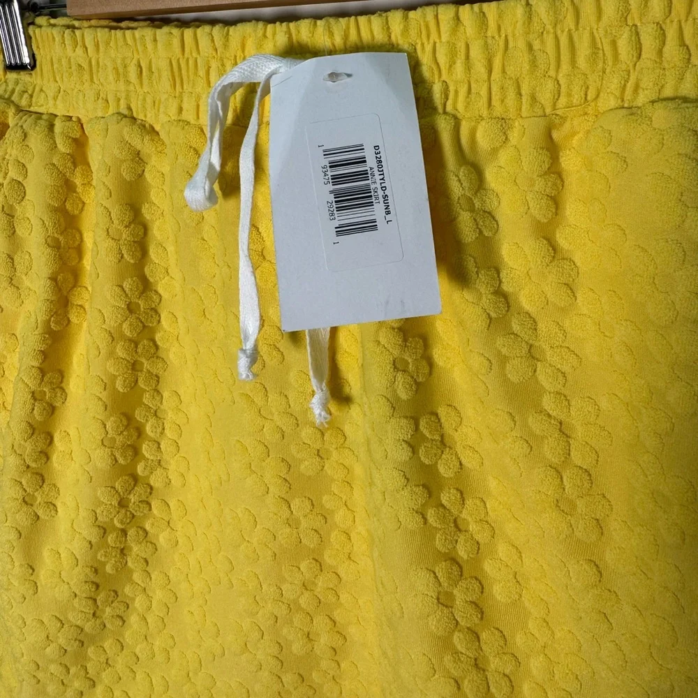 NWT Dippin’ Daisys Yellow Textured Floral Skirt Size L - Picture 3 of 6